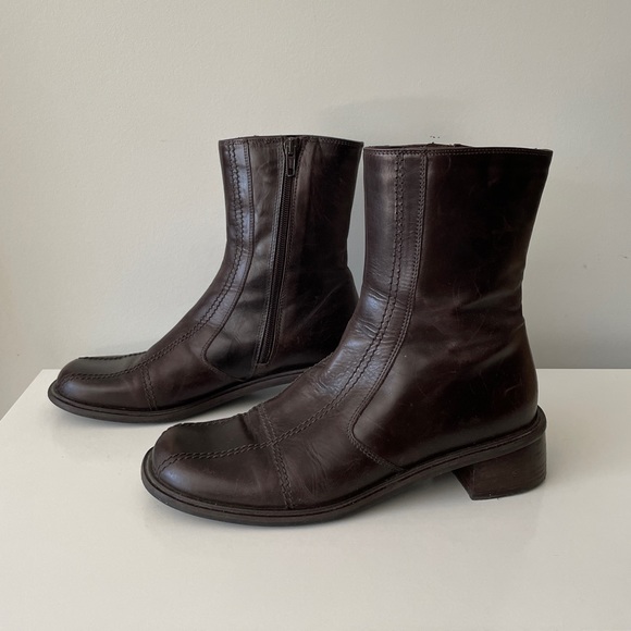 SOLD ON DEPOP Brown Italian Leather Round Toe Boots - Picture 2 of 5